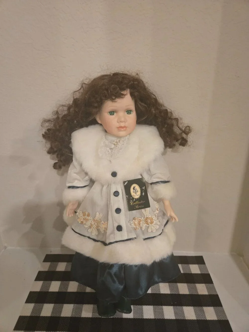 GEPPEDDO Collections Series Porcelain doll - Picture 11 of 13